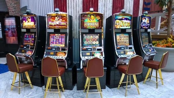 keju4d slot mobile app interface showing live football markets and casino options